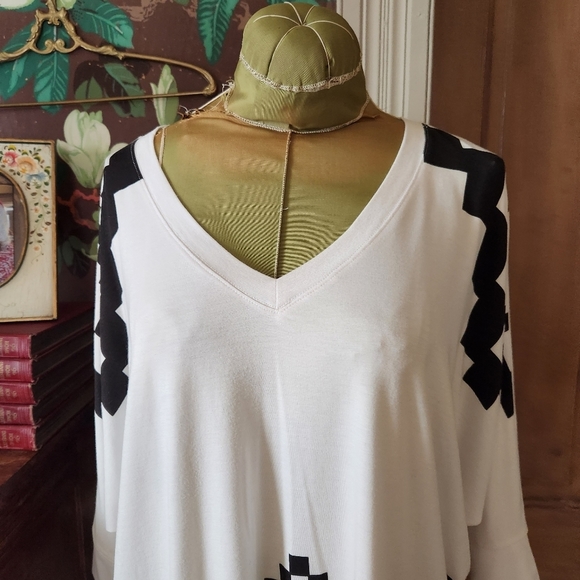 KAREN BY KAREN KANE High Low Top Size Medium - Picture 2 of 11